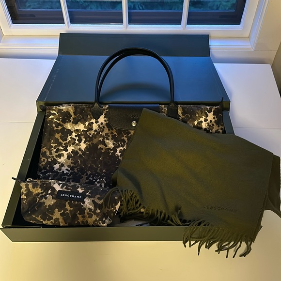 Longchamp Gift Set - Pliage Tote, Cosmetics Case and Scarf - Picture 1 of 5